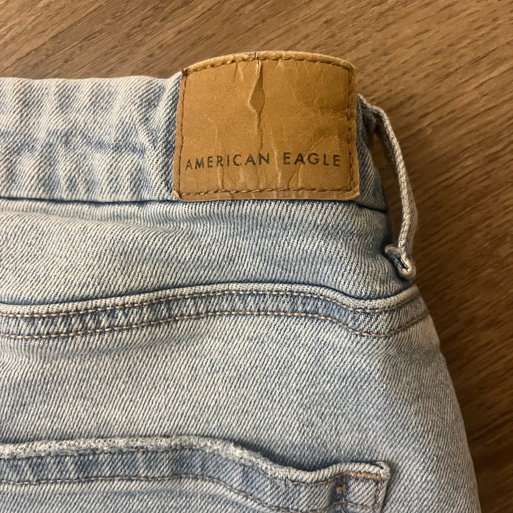 American Eagle Outfitters Light Blue Denim Jeans - Picture 3 of 4